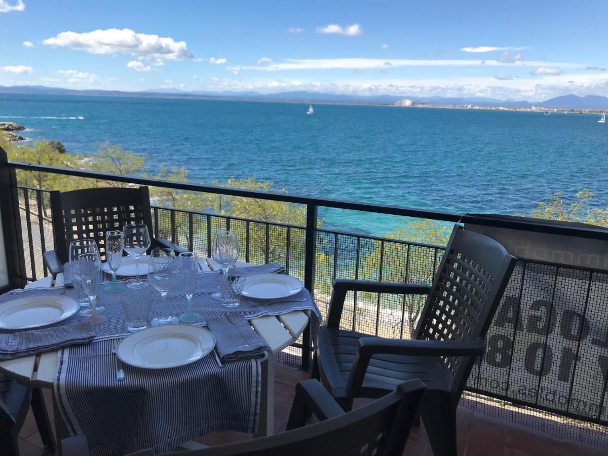 Appartamento Blue Bay Roses Esterno foto