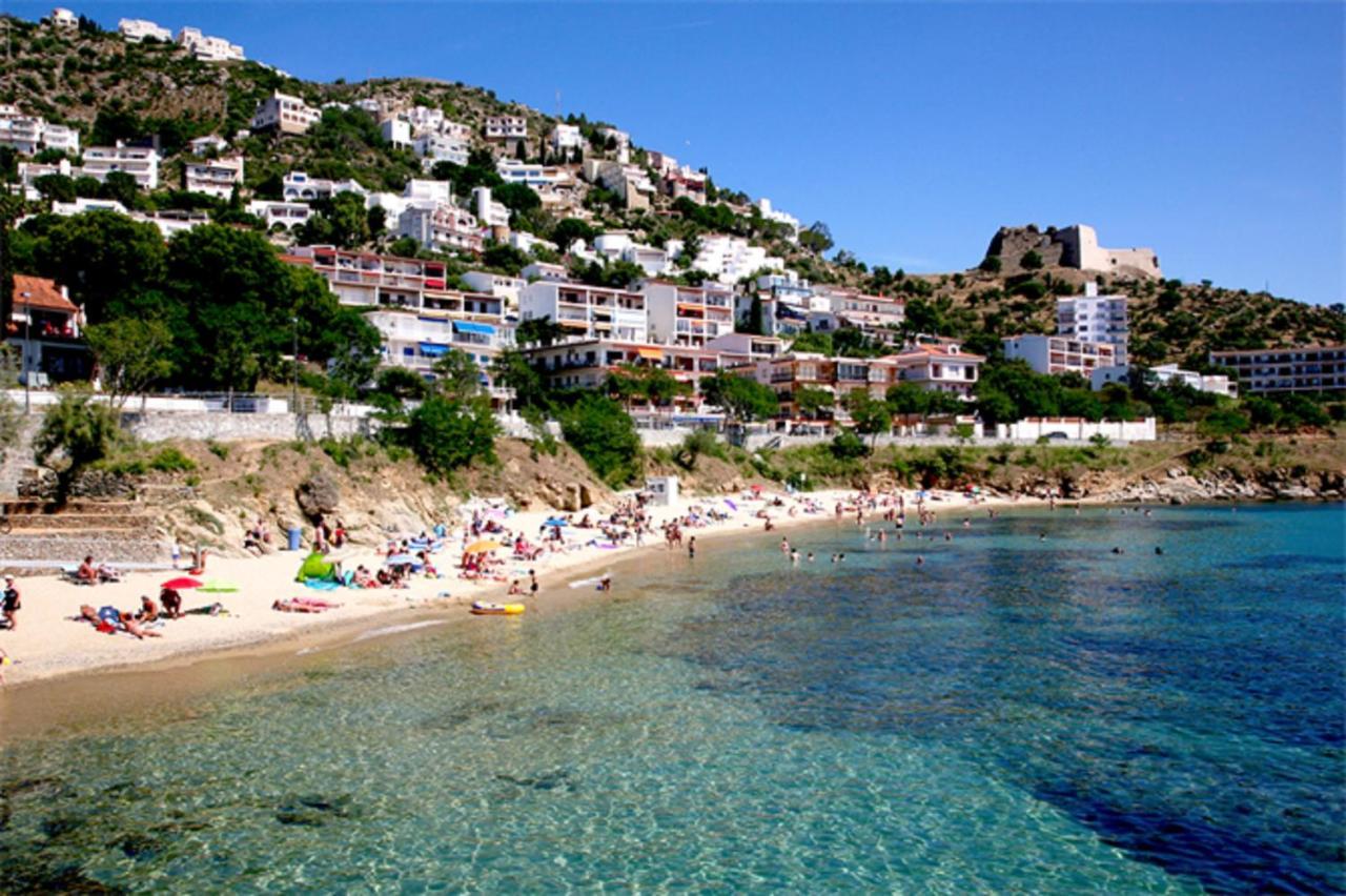 Appartamento Blue Bay Roses Esterno foto